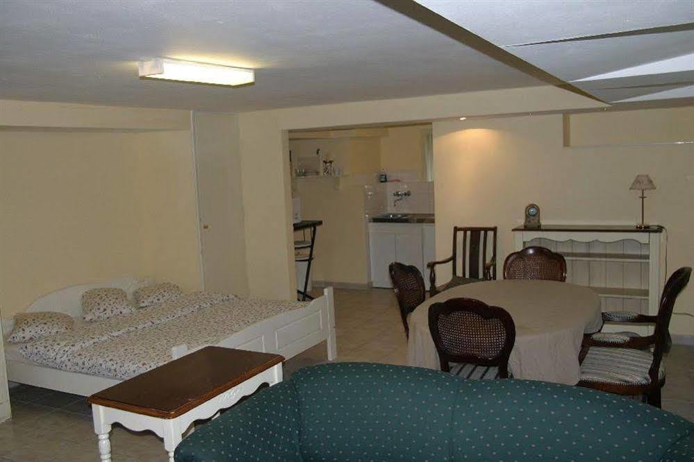 Hostel Studio *
